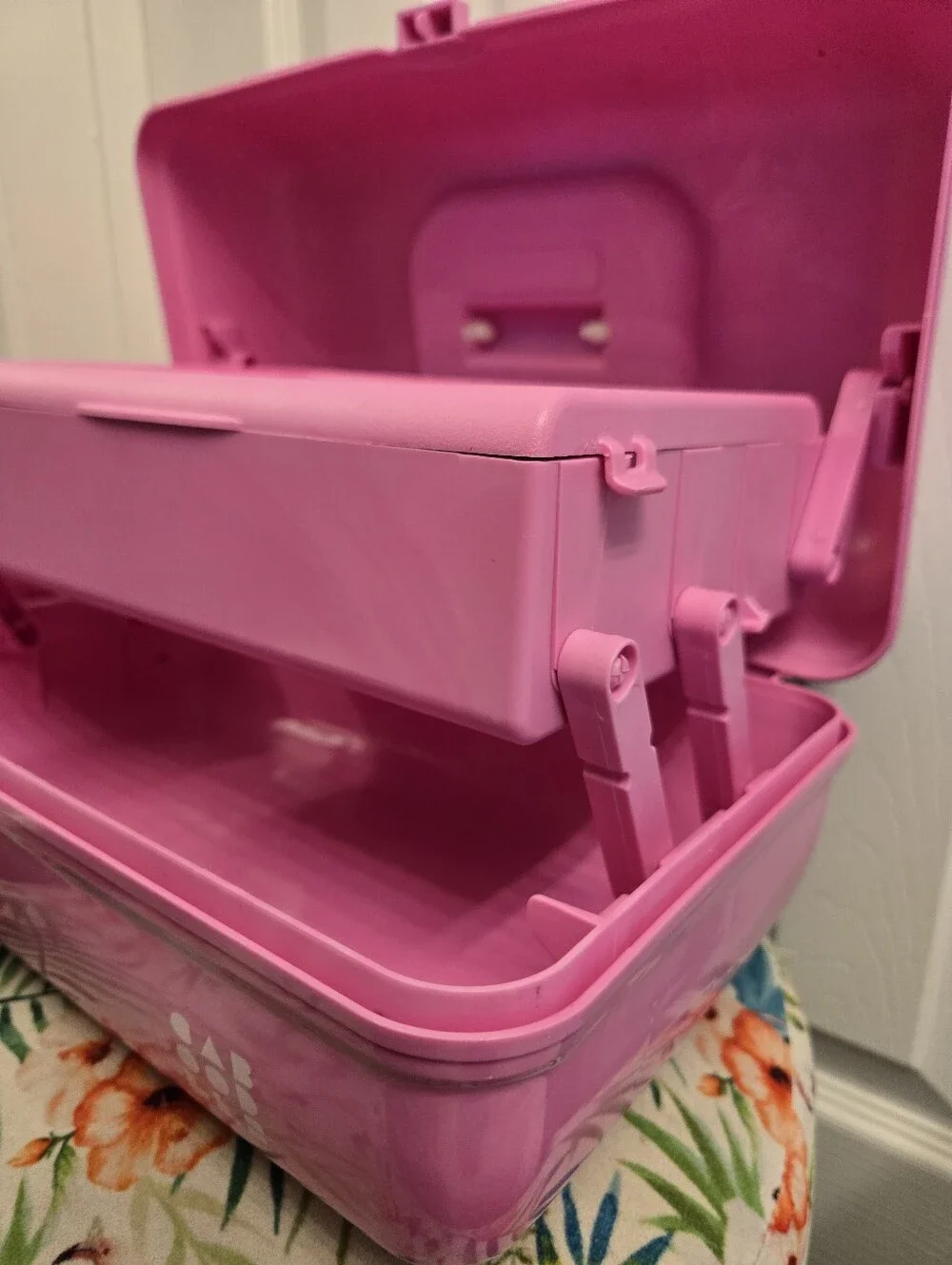 Vintage Caboodles Make Up Case Model 5626 Pink Travel Case Mirror Vanity
